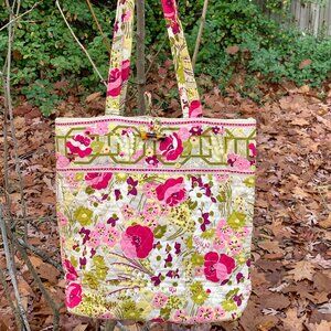 Vera Bradley Large Toggle Tote in Make Me Blush